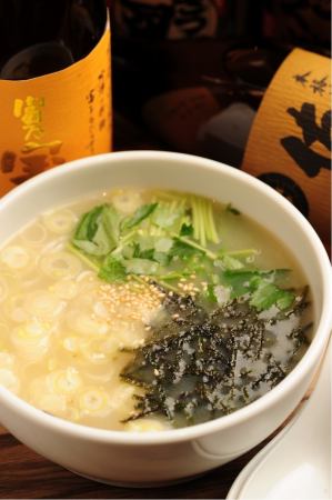 トック（鶏スープの韓国風雑煮）