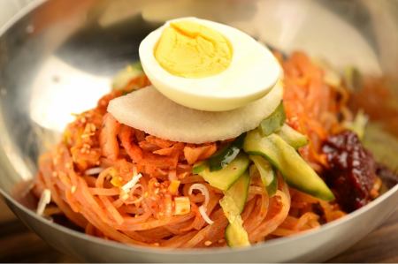ピビン麺　激辛汁なし冷麺