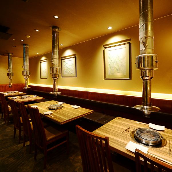 10名様までのVIPルームと16名様までの掘りごたつ座敷個室を完備。女性にも人気の落ち着いた雰囲気。騒いでも周りの迷惑になりません。