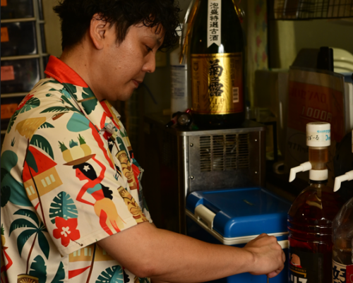 【還可以品嚐沖繩風味的酒】