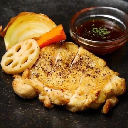 鶏ももステーキ 1320円(税込)