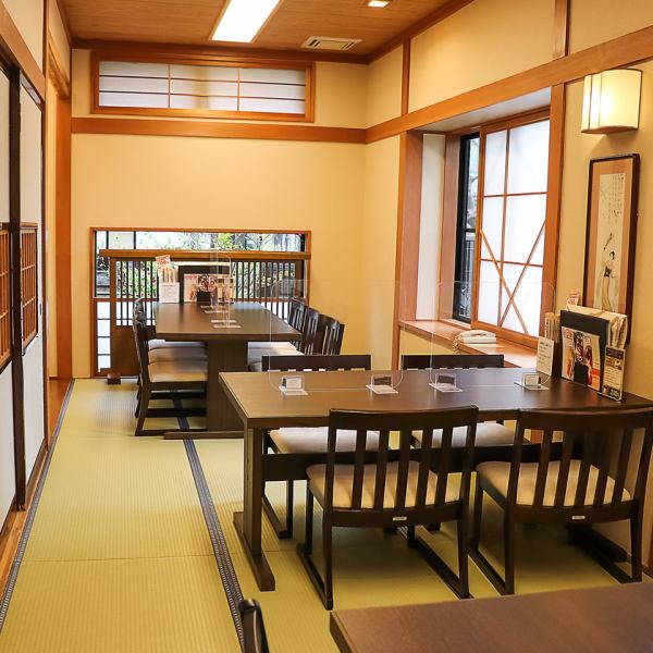 A special private room for up to 16 people, 2H reserved for 1000 yen, is now available! It can be used in a wide range of situations such as ceremonies, legal affairs, family dinners, and company banquets.The place is right after getting off the Meike interchange.Since the parking lot is large, it is safe to come by car.