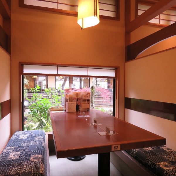 A popular private room with a view of the courtyard.We also have a variety of private rooms, such as spacious tatami rooms.