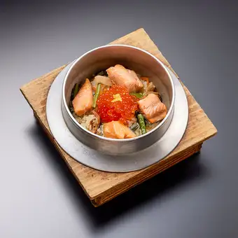 「鮭いくら」釜めし