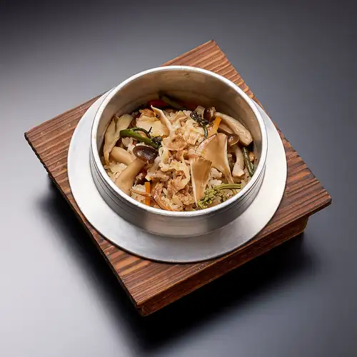 「牛肉きのこ」釜めし