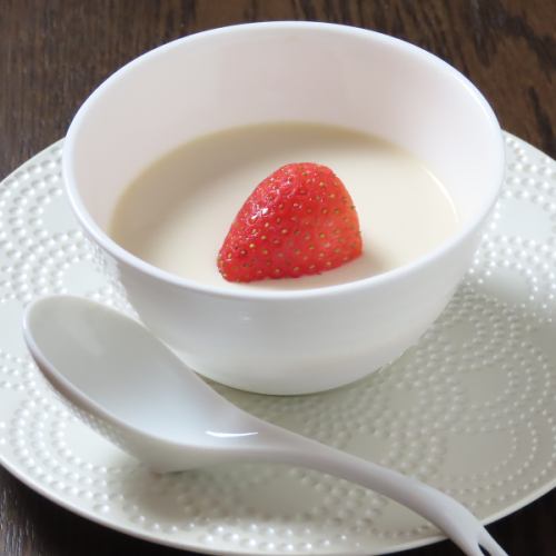 Dining37の杏仁豆腐