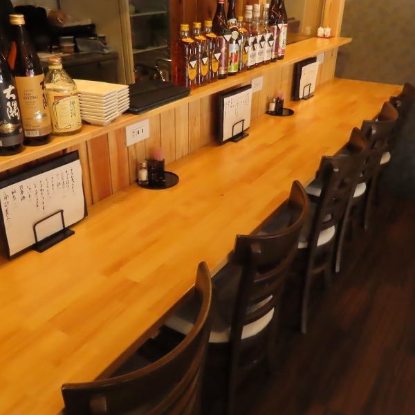 The restaurant has a relaxed atmosphere where you can enjoy your meal in peace.The stylish counter seats are perfect for small groups for after-work drinks, as well as anniversaries and other occasions.