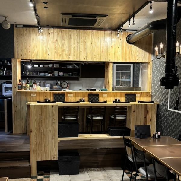 The interior of the restaurant has a stylish atmosphere! It's a popular izakaya with a stylish atmosphere, so it's highly recommended for businessmen's parties, student parties, girls' parties, dates, and more!