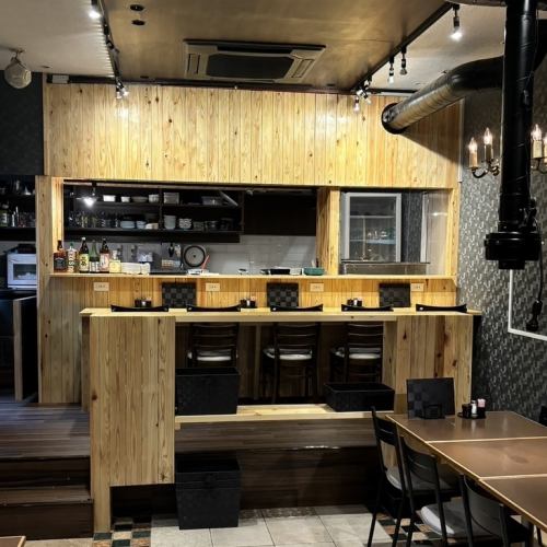 <p>The interior of the restaurant has a stylish atmosphere! It&#39;s a popular izakaya with a stylish atmosphere, so it&#39;s highly recommended for businessmen&#39;s parties, student parties, girls&#39; parties, dates, and more!</p>