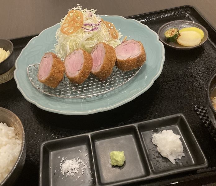 【当店名物！】沖縄の超ブランド豚「金アグー豚」を使用したヒレかつ定食