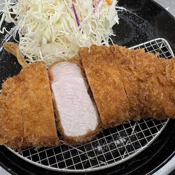 もちもちした食感がやみつき！愛知県産のみかわもち豚を使用した「みかわもち豚ロースかつ定食」