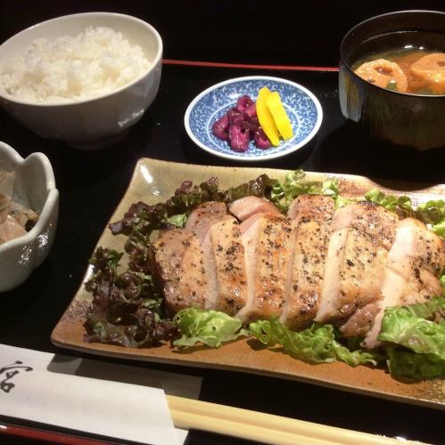 Popular tonteki set meal for lunch