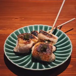 Tiger chicken skewers with perilla leaf and pepper