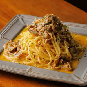 Lamb and green pepper pepetama