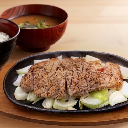 豚ステーキ鉄板定食
