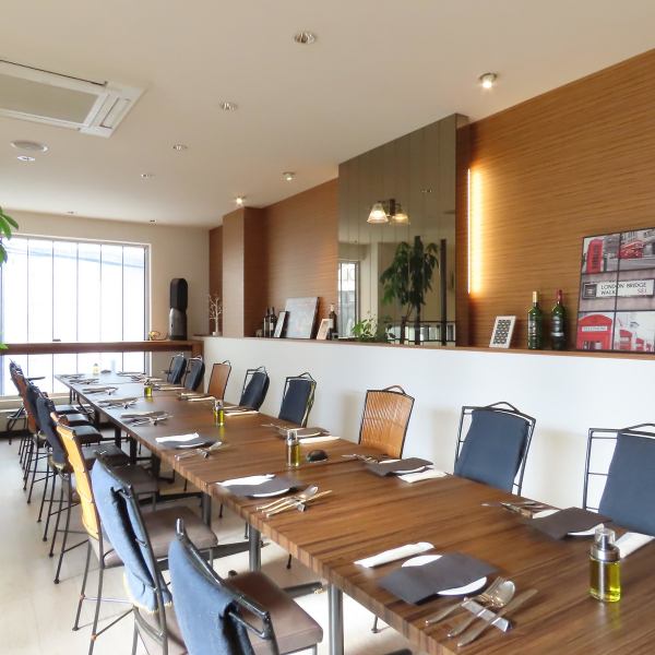 The spacious second floor with a calm atmosphere can accommodate up to 16 people (seated)! You can also reserve the floor for private use, so feel free to contact us! A double main course where you can enjoy both meat and fish, which is recommended for parties. There are also courses, so please enjoy them with delicious dishes ♪