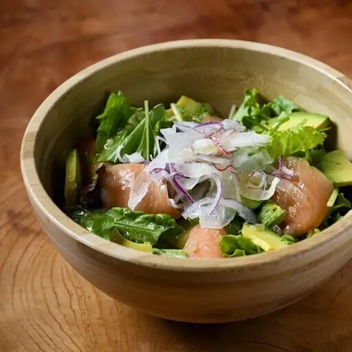 Italian salad with avocado and salmon