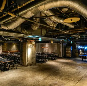[Perfect for private parties] The spacious and open space is suitable for a wide range of occasions, including corporate banquets, farewell and welcome parties, and wedding after-parties.Because it's a private rental, you can enjoy your time however you like without worrying about others.