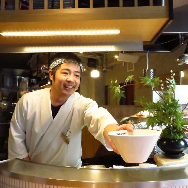 It's fun to sit at the counter and talk with the chef♪ You can also have the chef, who knows a lot about Japanese sake, choose a sake that suits your palate!