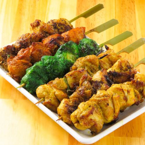 Assorted grilled chicken skewers (6 skewers)