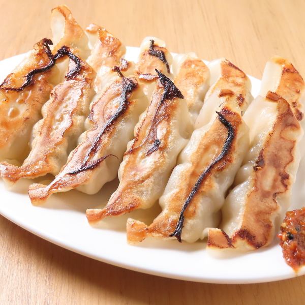 【看板メニュー】焼き餃子とゆで餃子