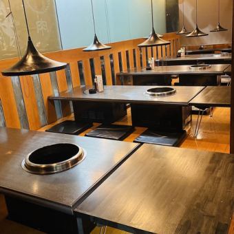 【25～27名×1】大人数での焼肉宴会も可能なお座敷のお席です。