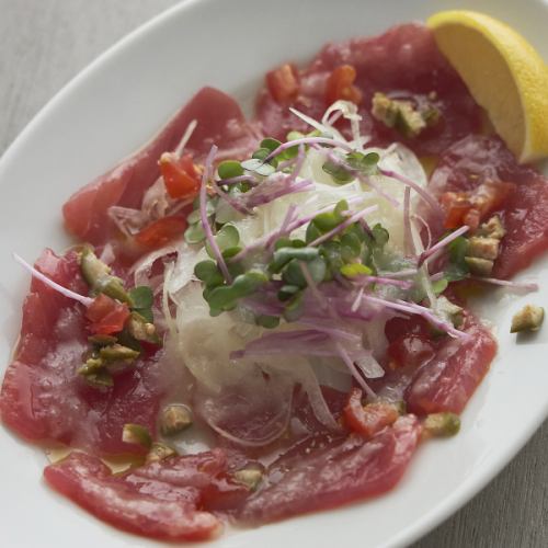 Carpaccio of chopped tuna