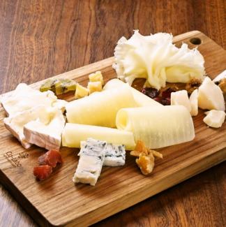 ４種類のチーズ盛り合わせ