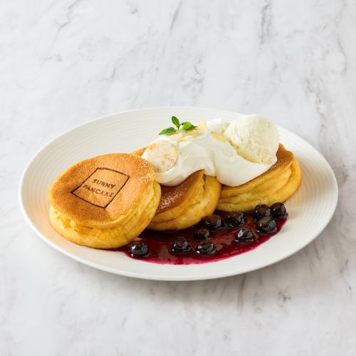 ブルーベリーソースパンケーキ(3pieces)