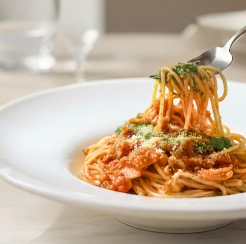 バジル香る自家製トマトパスタ