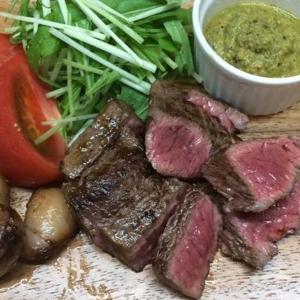特選牛の鉄板焼きステーキ 100g/200g