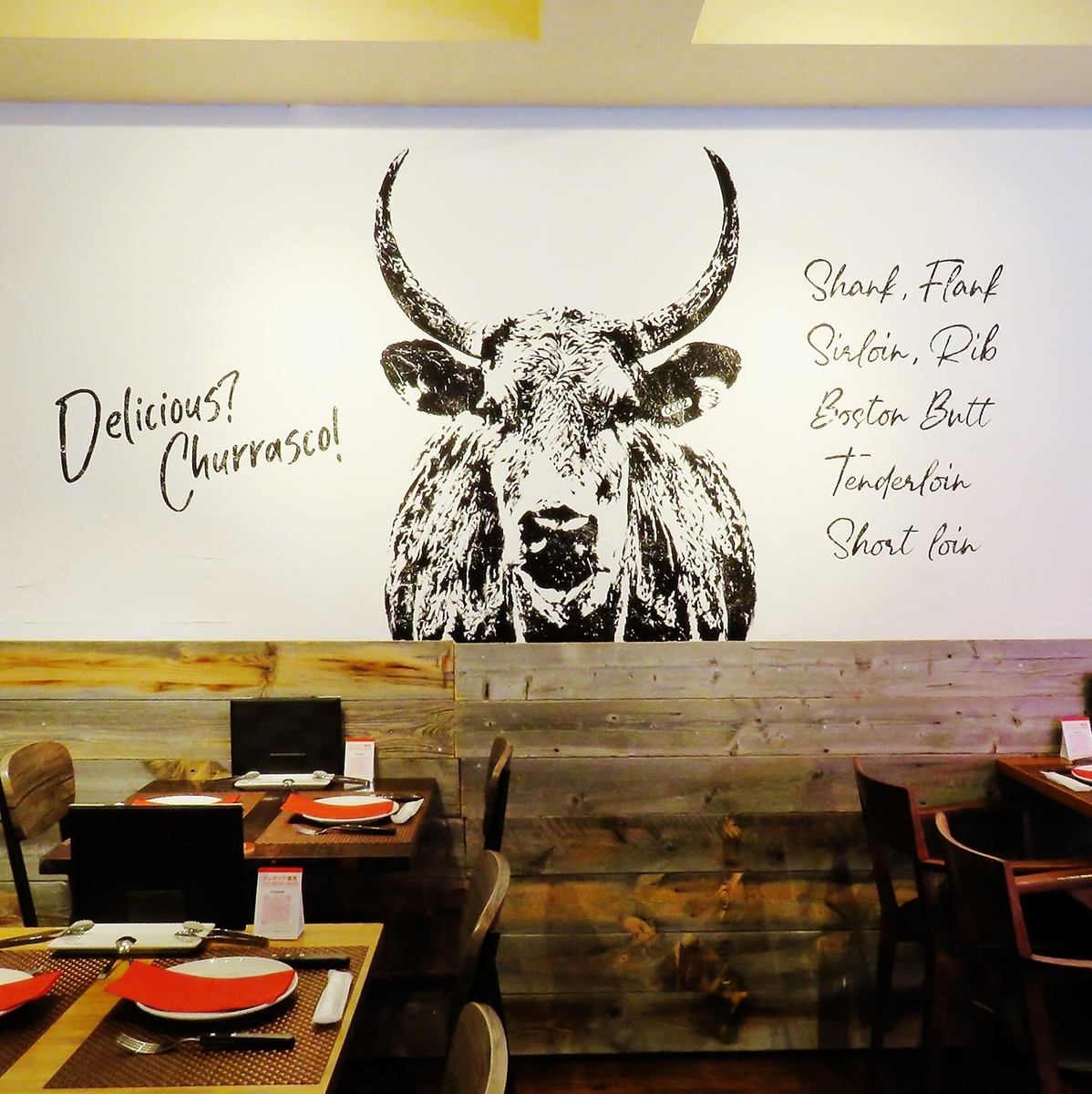 The interior of the store has a distinctive illustration of a cow ♪ Spend a luxurious time with Churrasco, which is currently a hot topic ♪