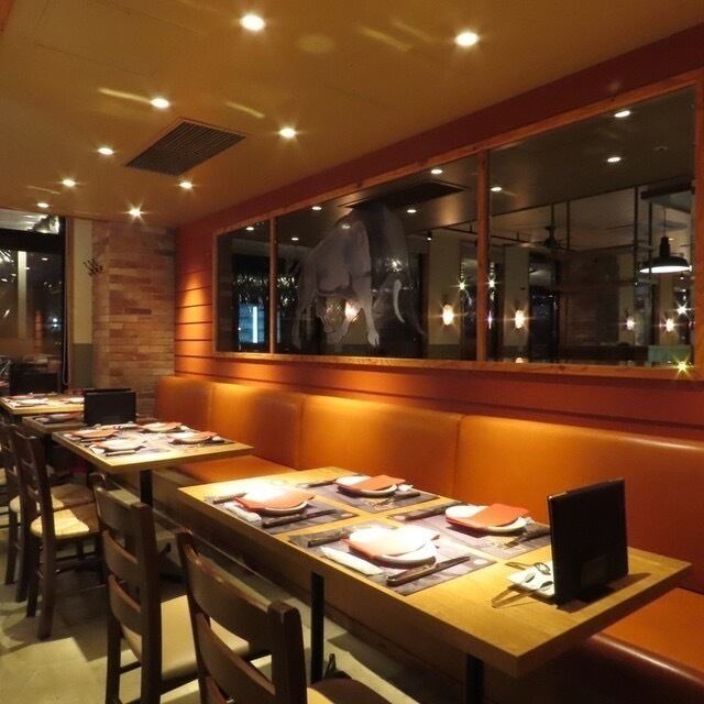 オシャレな雰囲気の店内♪女子会、飲み会、記念日にもおすすめ！