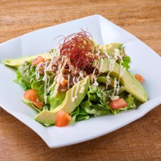 牛肉とアボカドの和風サラダ