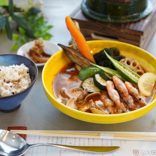 【季節のスープカレー】濃厚甘えびのビスク風スープカレー