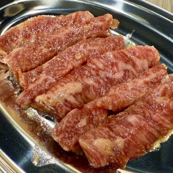 【当店に来たらコレ！】黒毛和牛の旨味が凝縮された「男前カルビ」790円(税込)