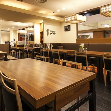 The spacious interior allows you to come to the store with confidence even with a stroller or wheelchair.Please enjoy Korean food with peace of mind even when dining with your family or children.