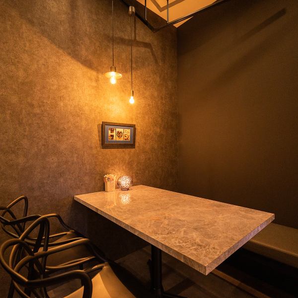 ≪Relaxing table seats♪≫ We have table seats that seat 2 people and semi-private rooms that seat 5 people.The table seats are perfect for a girls' night out! Enjoy your time with your friends while chatting with your friends. Our entire staff is looking forward to your visit.