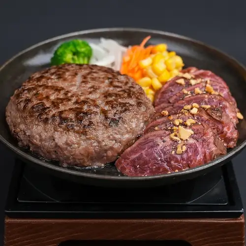 「とろけるハンバーグ」と「熟成ハラミステーキ」のコンボ！！結局大人気なのがコチラの最強な組み合わせ！
