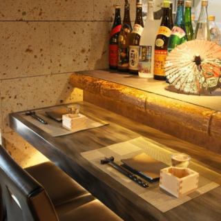 It's a 5-minute walk from the station, so it's perfect for a quick drink after work or a date! Enjoy Kyushu cuisine at the counter seats without feeling stiff.