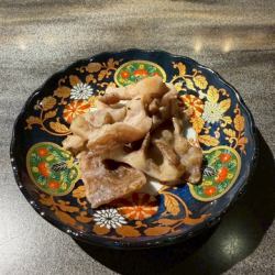 牛ハツ(牛の心臓)2本分/アカセン(牛)2本分/ガツ(豚の胃袋)2本分/テッポウ(豚の直腸)2本分