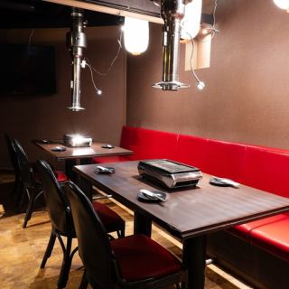 好立地なのでお仕事帰りや終電間際まで愉しみたい方にも最適です◎鮮度にこだわったお肉の数々をご堪能くださいませ。ご人数に合わせて快適なお席へご案内致します。少人数様から団体様までご対応可能です!