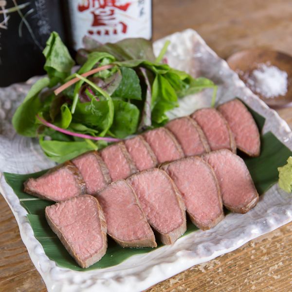 [ 無法抗拒肉的芳香和自然風味！]烤佐賀牛大腿肉 3,300日圓（含稅）