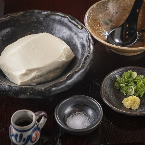 旨み溢れる汁そばや濃厚な自家製豆腐に舌鼓
