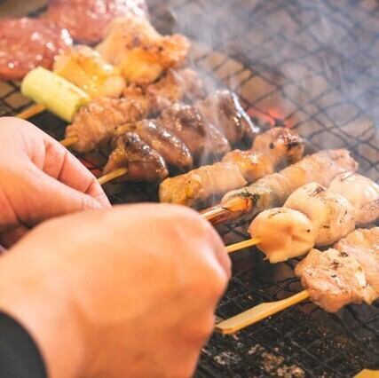 本場の博多グルメを楽しむ裏路地のディープな酒場♪