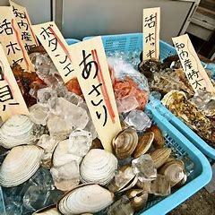 函館近郊の魚介類を取り扱っております。