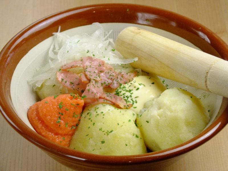 Served in a mortar.A new sensation of "Pollack roe potato salad" that can be crushed with a pestle and tasted