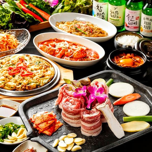 An amazing 18-course samgyeopsal course with all-you-can-drink for 3,500 yen for 120 minutes!