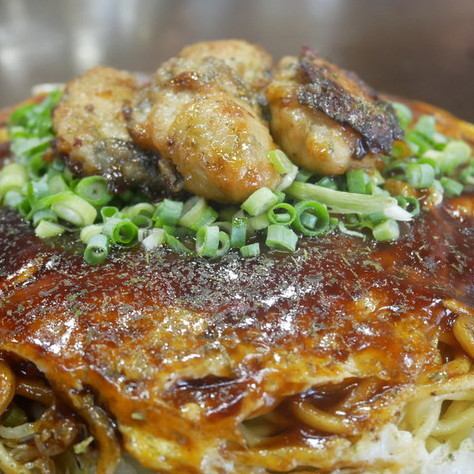 Okonomiyaki with the delicious taste of Hiroshima oysters!