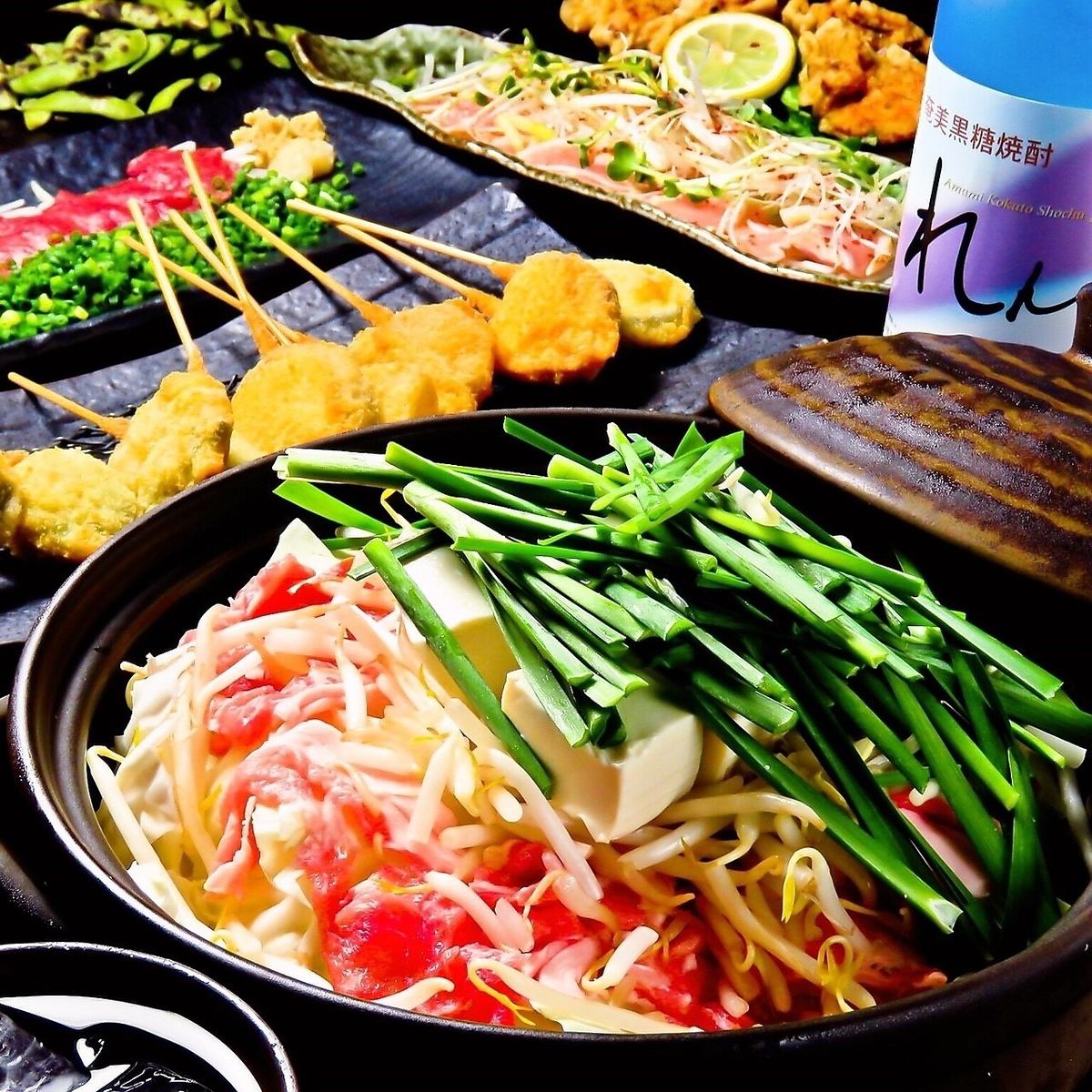 選べるだわり鍋と自慢の串揚げなど飲み放題付の大満足コースあり